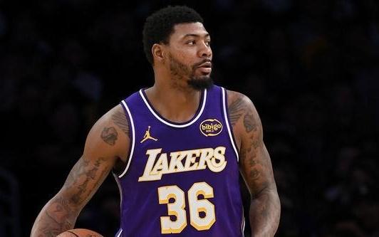 8记三分平队史替补纪录！斯马特：角色球员要找到自己的比赛方式