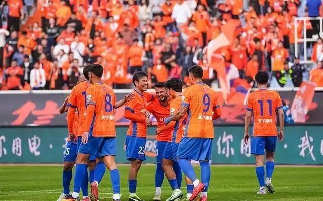 坚持300万欧年薪，西亚球队开价不菲，