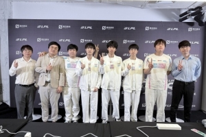 BLG赛后群访 教练：我们调整了游戏内的打法 期望是可以进决赛吧