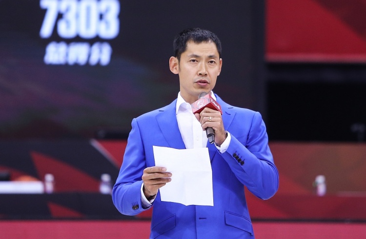探长:北控男篮今日集结张庆鹏指导一同现身与队员会面