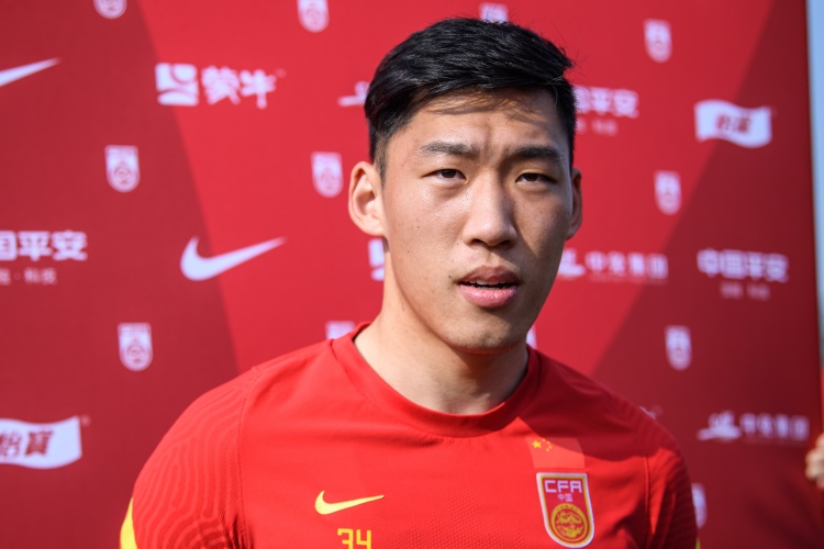 记者:国足客战印尼申花3将朱辰杰、杨泽翔、徐皓阳极可能首发
