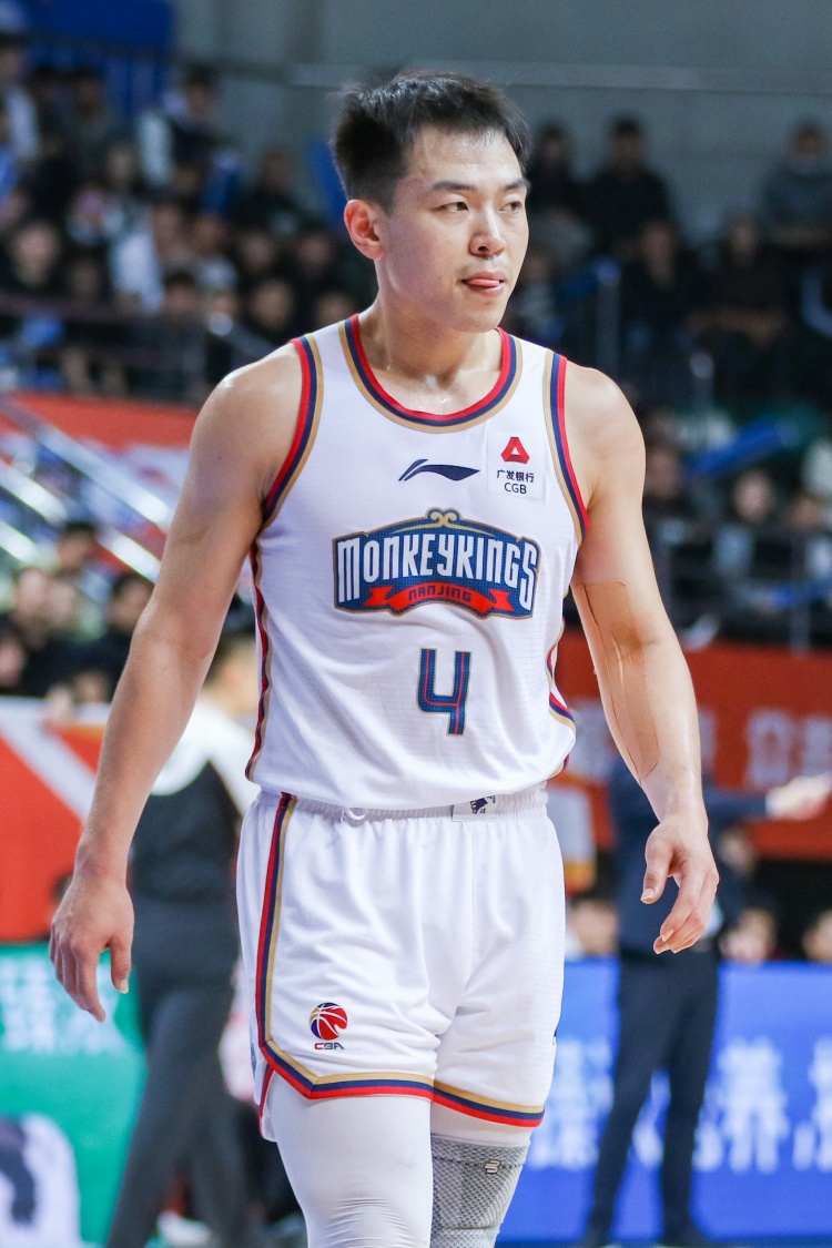 直播吧:同曦已经与后卫邬挺嘉达成2年续约协议
