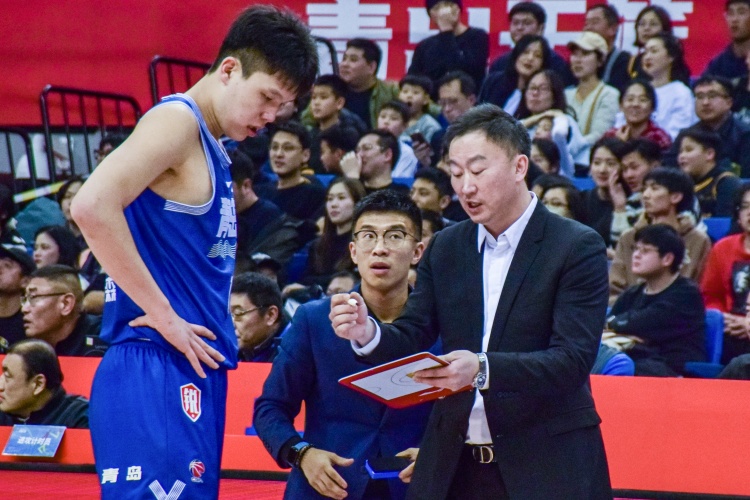 刘维伟：杨瀚森的前景是非常好的他属于NBA的舞台