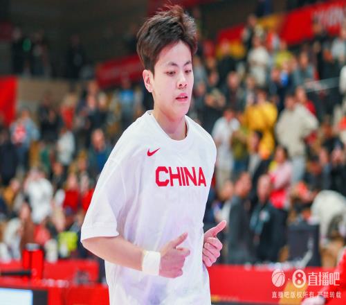 内外开花!杨舒予半场6中5高效贡献11分外加3助三分2中1