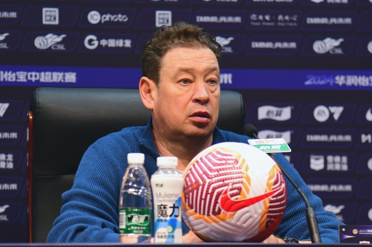 斯卢茨基:明天上海德比申花要展现出自我刘诚宇是出色的前锋