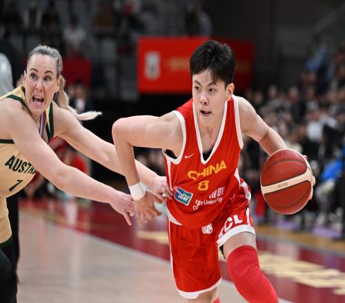 麦穗丰:女篮年轻球员适应强度&得到锻炼澳女篮真切帮我们练兵了