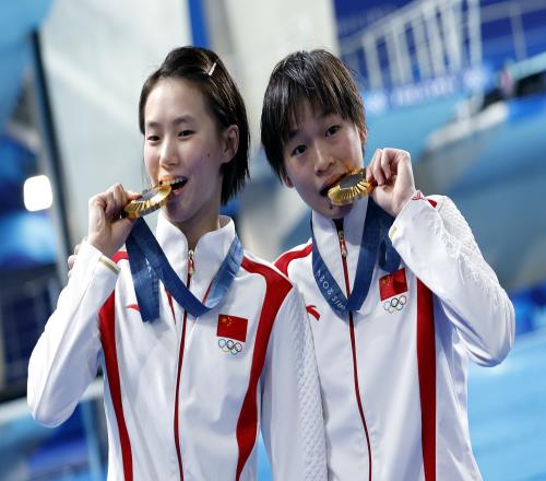 跳水世界杯总决赛女子10米台首轮,陈芋汐和全红婵轻松晋级
