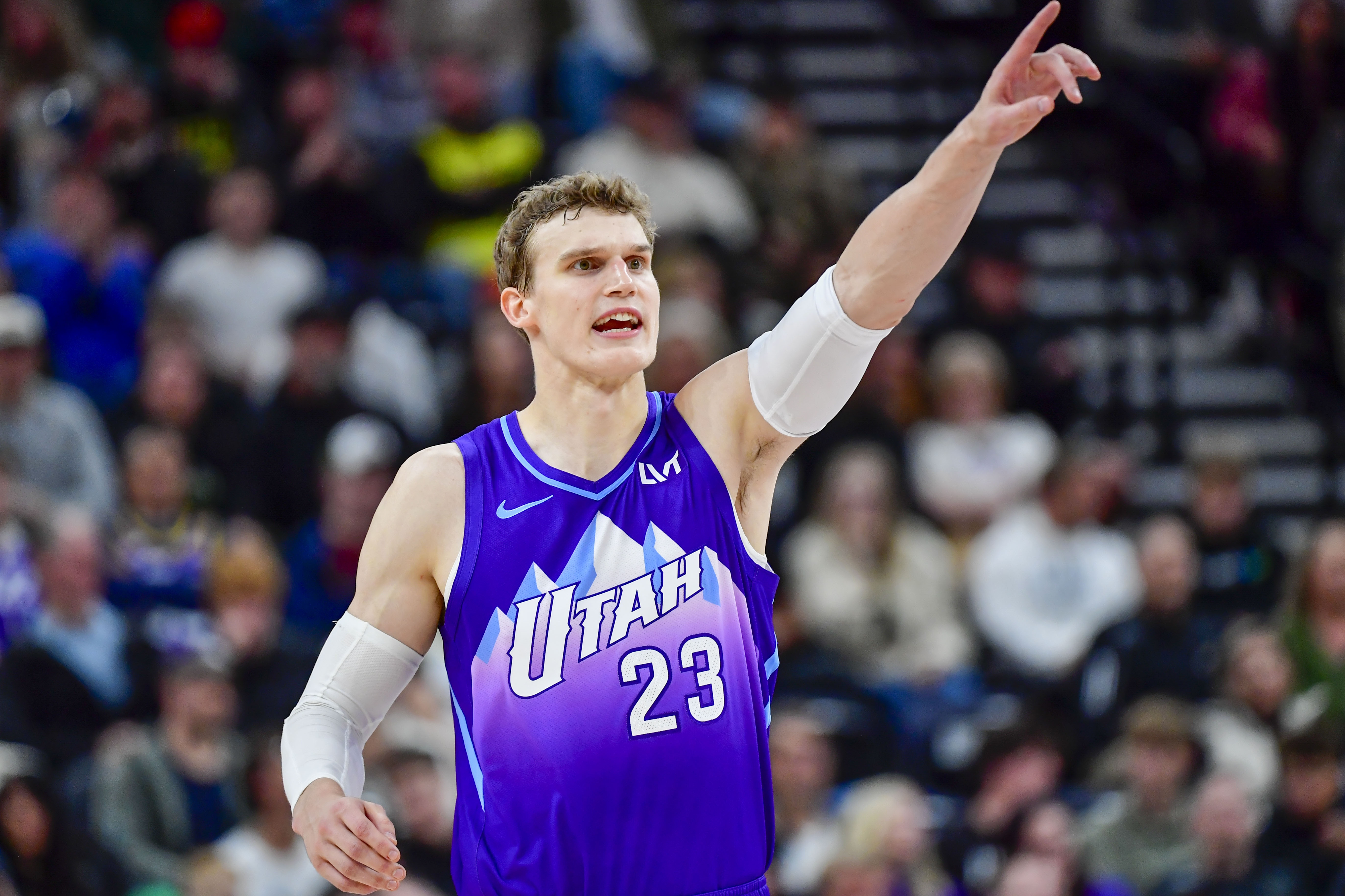 MacMahon:马尔卡宁不会立即被交易在价值低谷时出手并不明智