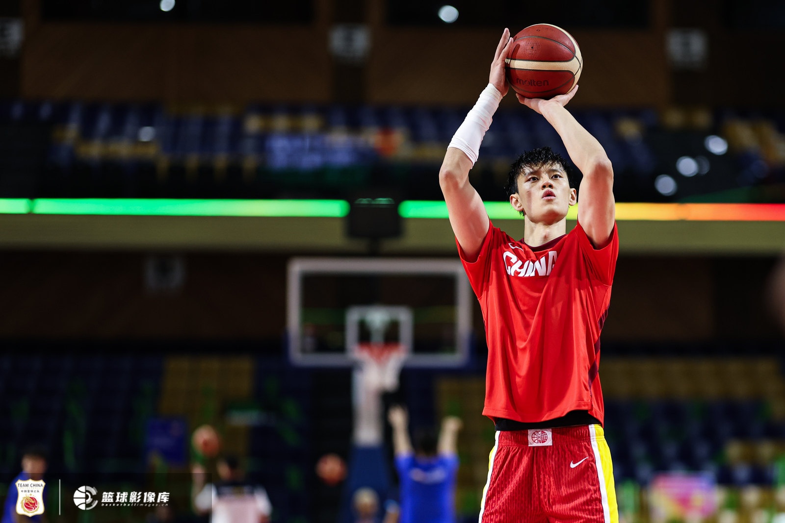篮网夏联阵容：五名首轮秀齐上阵湖人旧将奥利瓦里在列无曾凡博