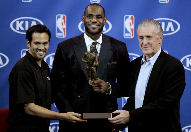 自2013年的詹姆斯后连续12年无状元秀获得MVP