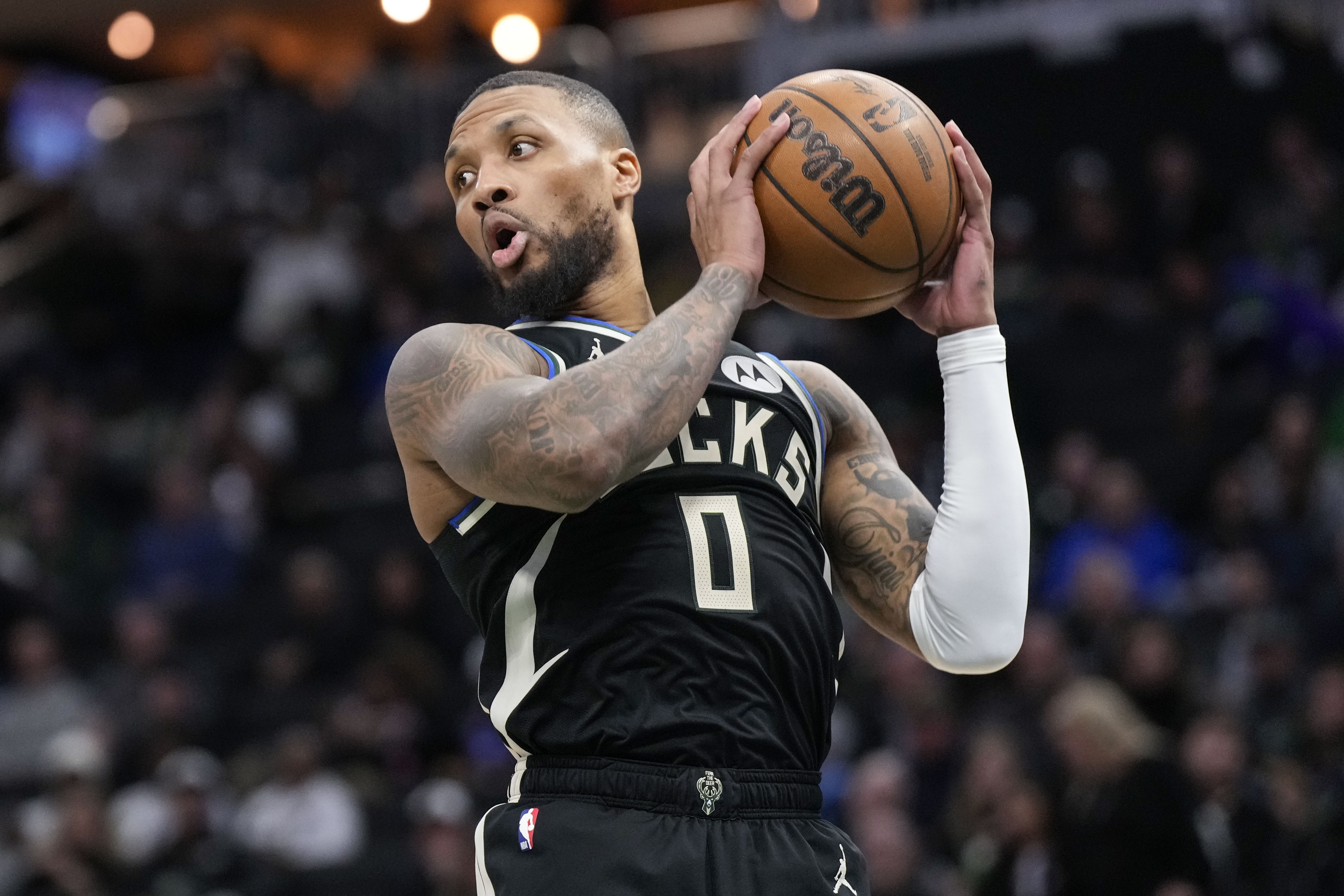 利拉德转推：我是全明星首发&MVP、NBA杯冠军雄鹿50年来最强控卫