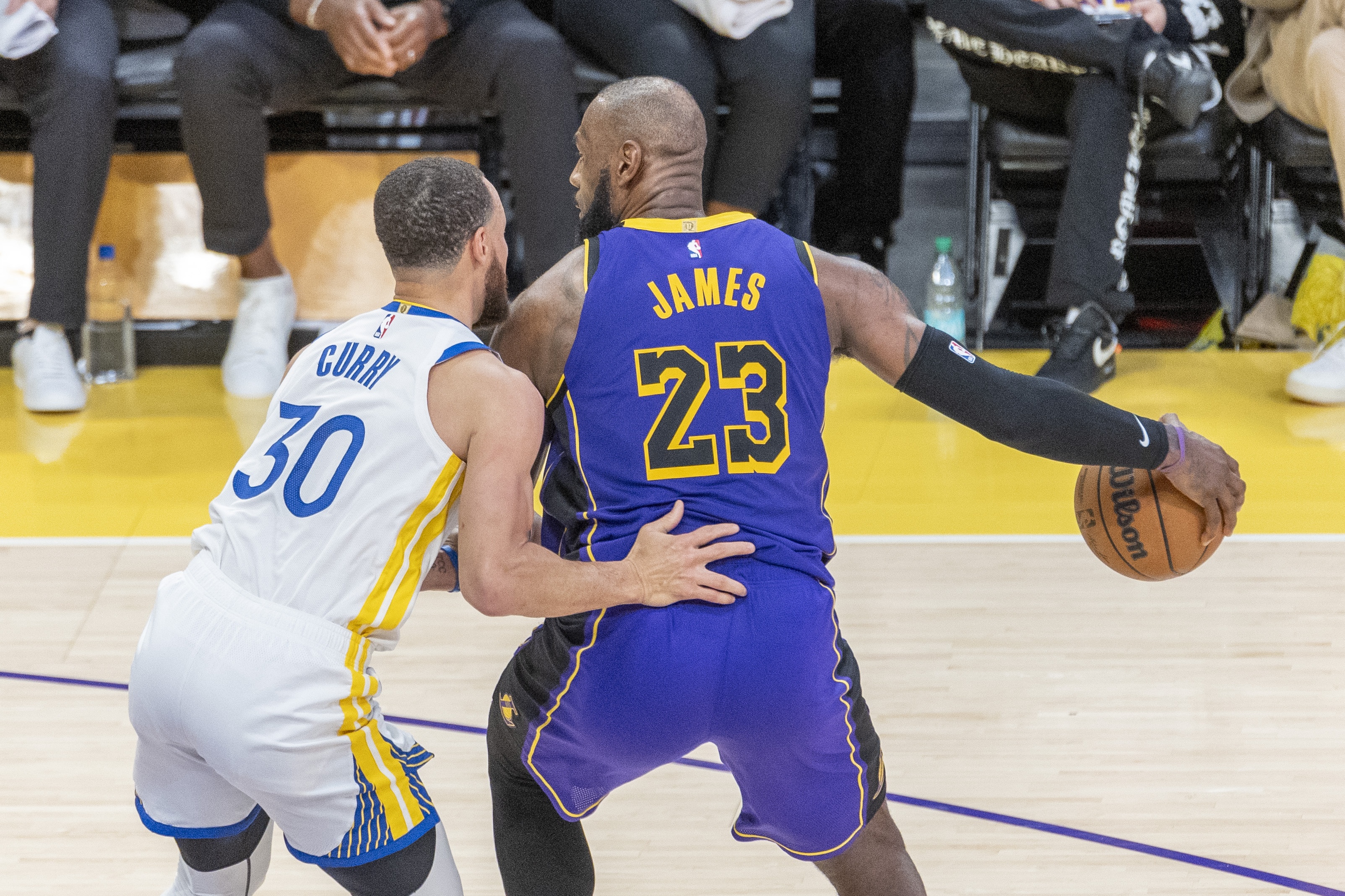 ESPN制片人：希望在詹姆斯退役后能聘请他担任比赛分析师