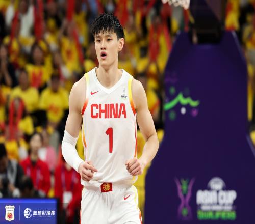 直播吧：曾凡博伤停恐影响代表中国男篮出战亚洲杯