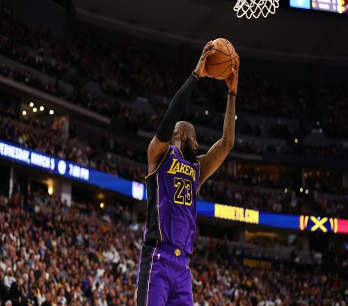 詹宁斯：老詹是NBA历史唯一横行霸道&带儿子进NBA的人真正的黑帮