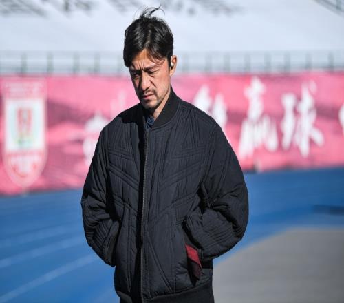 直播吧：亚泰主帅谢晖下课&在商谈解约事宜，球队11轮1胜中超垫底