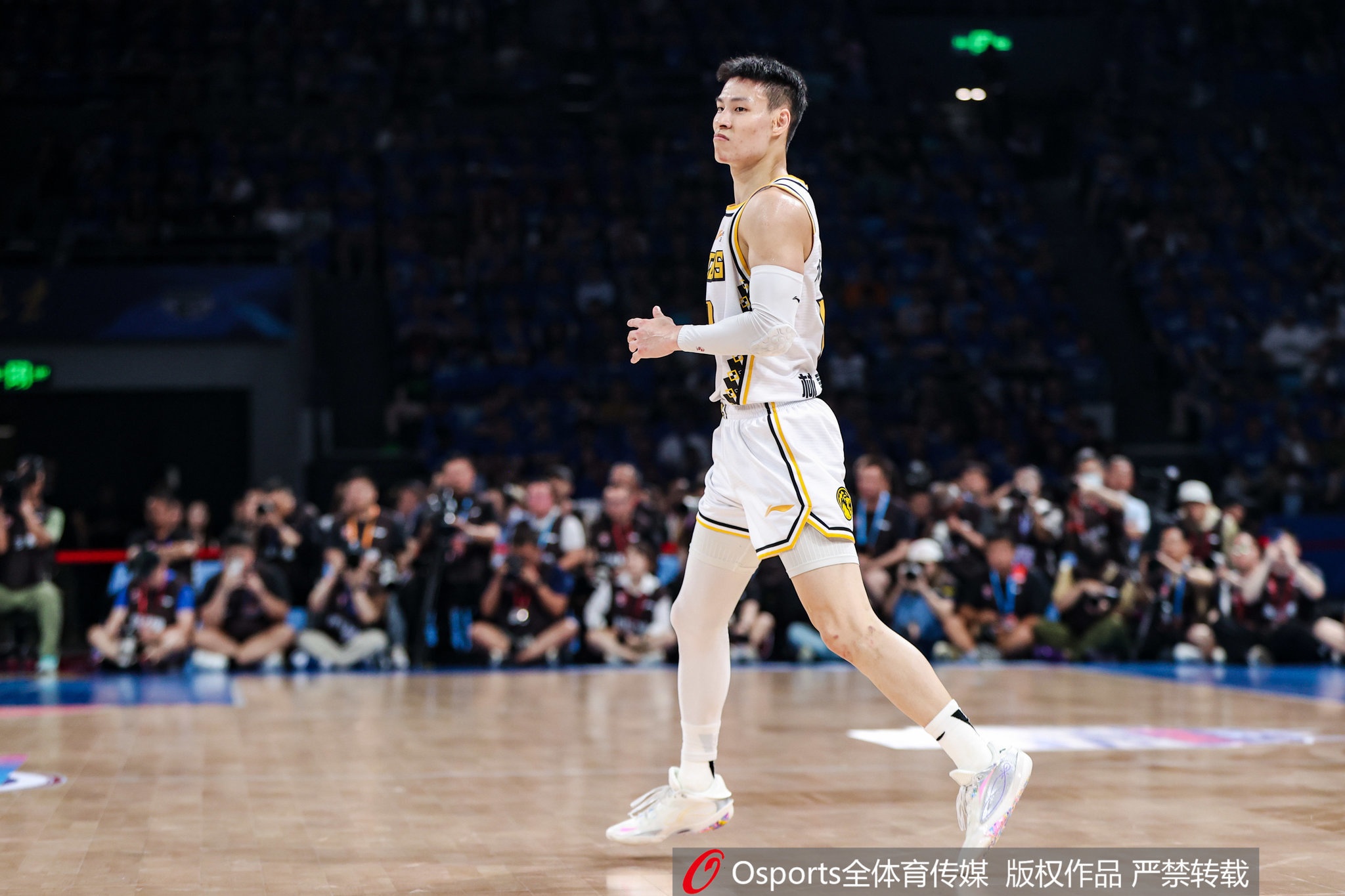 神奇小子！林秉圣4中3砍下10分大心脏三分几乎锁定胜局