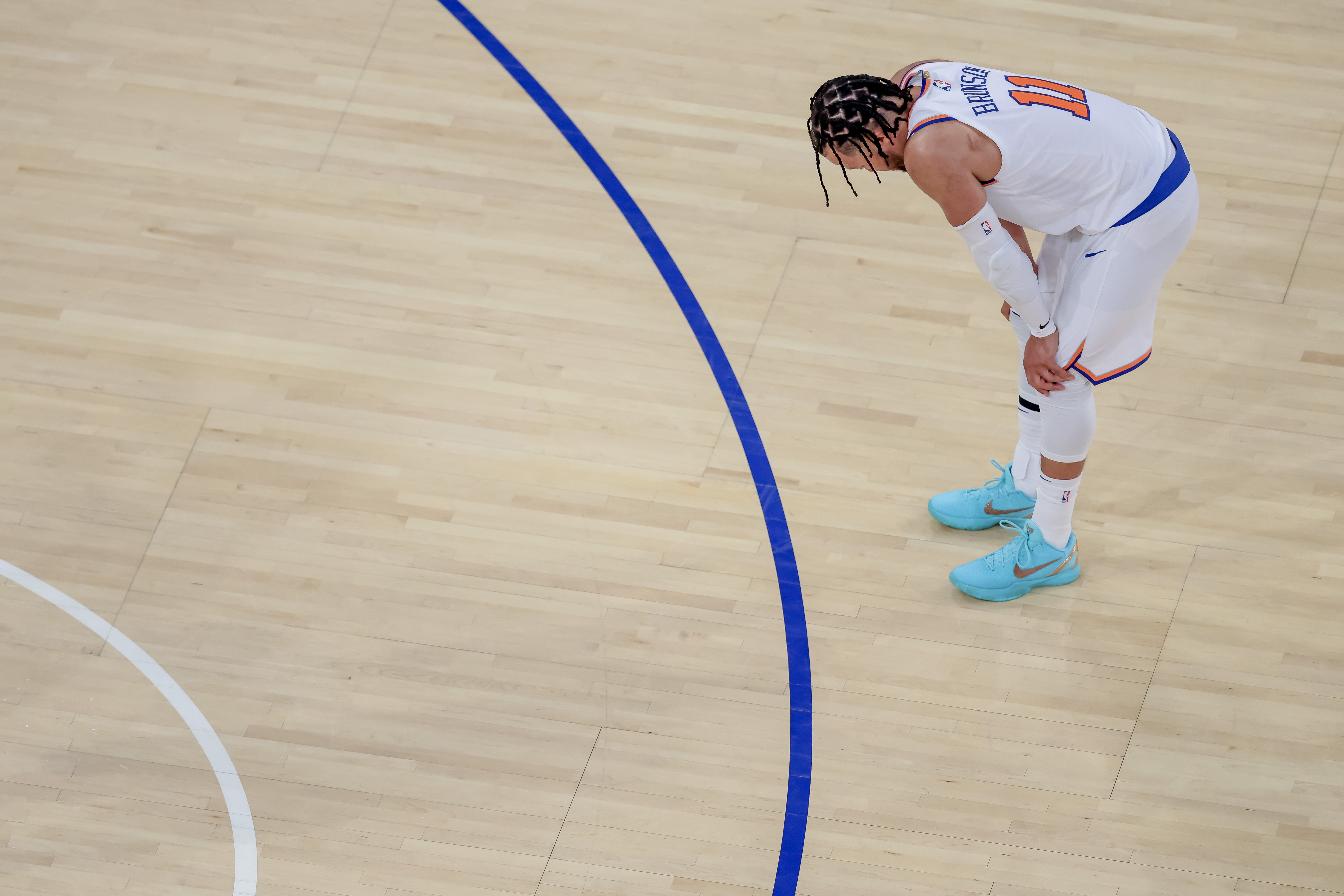 皮尔斯暗讽尼克斯:为什么大家都这么安静周六晚上都在干嘛哈哈