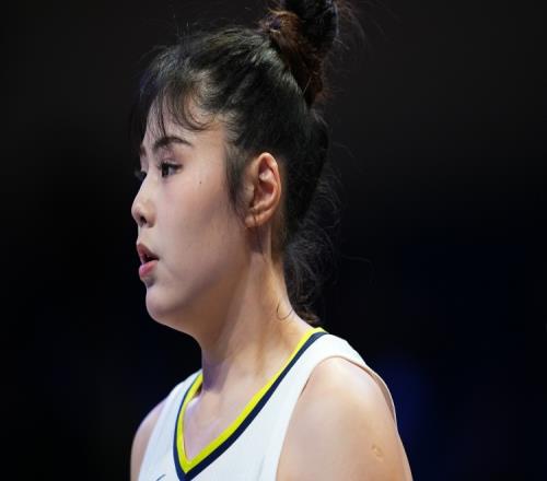 赢得主帅信任飞翼主帅猛夸李月汝:她非常拼给球队注入活力