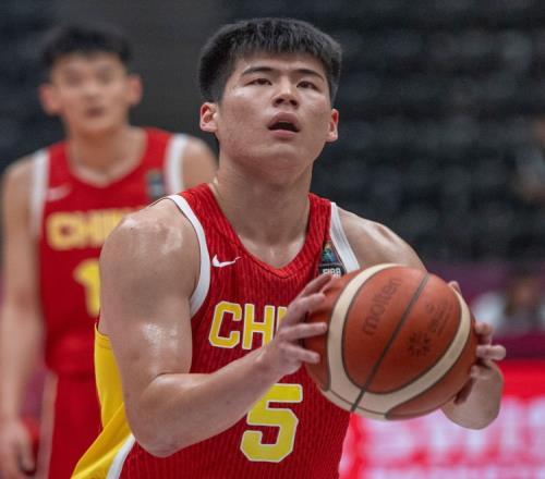 麦穗丰:假如球员态度都是正确的那问题可能只会出在教练身上