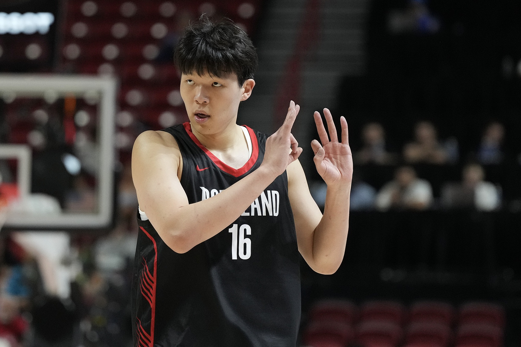 杨瀚森：很荣幸能被拿来和约基奇&姚明比较适应NBA不是放弃特点
