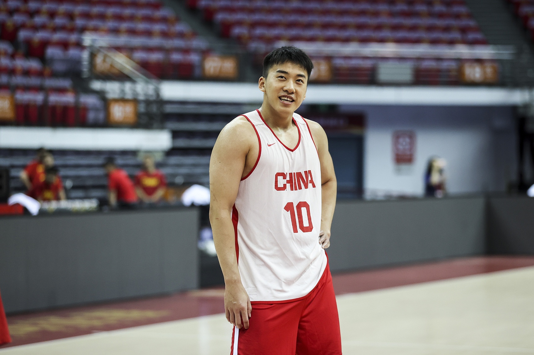 体坛周报:王俊杰不仅是即战力更是未来扛起男篮锋线大旗的基石