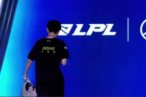 NIP超话怒斥淘汰出局：野辅赶紧滚回涅槃吧 再见了doinb选手