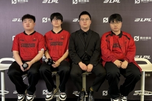 FPX赛后群访 教练：要调整边线回合和资源团的取舍问题