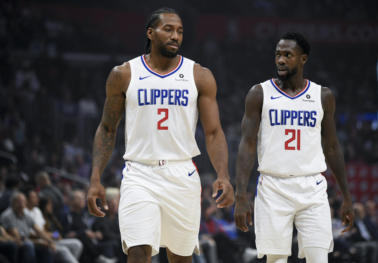 主持人：小卡不是超巨贝弗利：2DPOY+2FMVP你在说啥呢