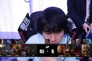 网友分析为何ELK会亮小丑：本来只想偷亮一下 没想到iG英雄选太快