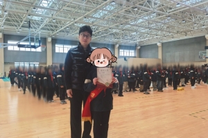 米勒晒照参加孩子家长会：第一次以爸爸的身份受邀演讲，谢谢多多