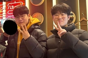 队友提前磨合~Kanavi、Zeka、Gumayusi和Mowgli教练组队大乱斗