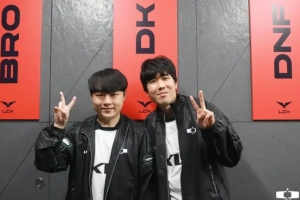 DK分享ShowMaker、Cvmax媒体日合照：远古龙组加油