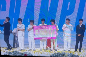 解说米勒：谁能想到这支ig重夺德玛西亚杯？！恭喜ig