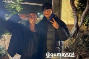 徐代表介绍了新客户~健身教练分享和Kanavi、Gumayusi合照