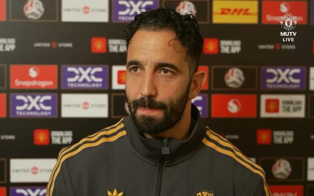 阿莫林谈德利赫特缺阵原因：小问题，我