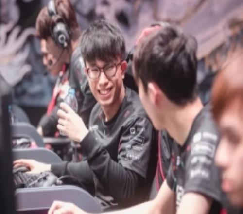 CFO教练Chawy：现代职业选手所处的环境与过往完全不同