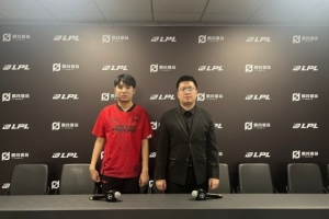 FPX赛后群访 iyy：重回首发说没压力是假的 替补时多看比赛去复盘