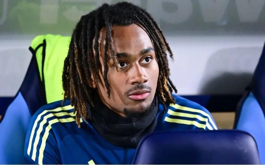 踢球者：阿萨雷外租富勒姆英超仅出场