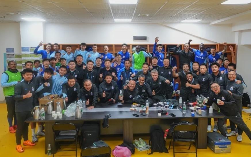 中超争冠悬念依旧：申花逆转续命还要