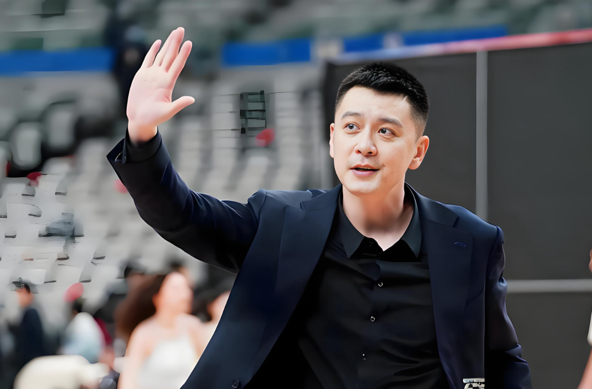 辽宁队主教练杨鸣，遇到了下课的危机