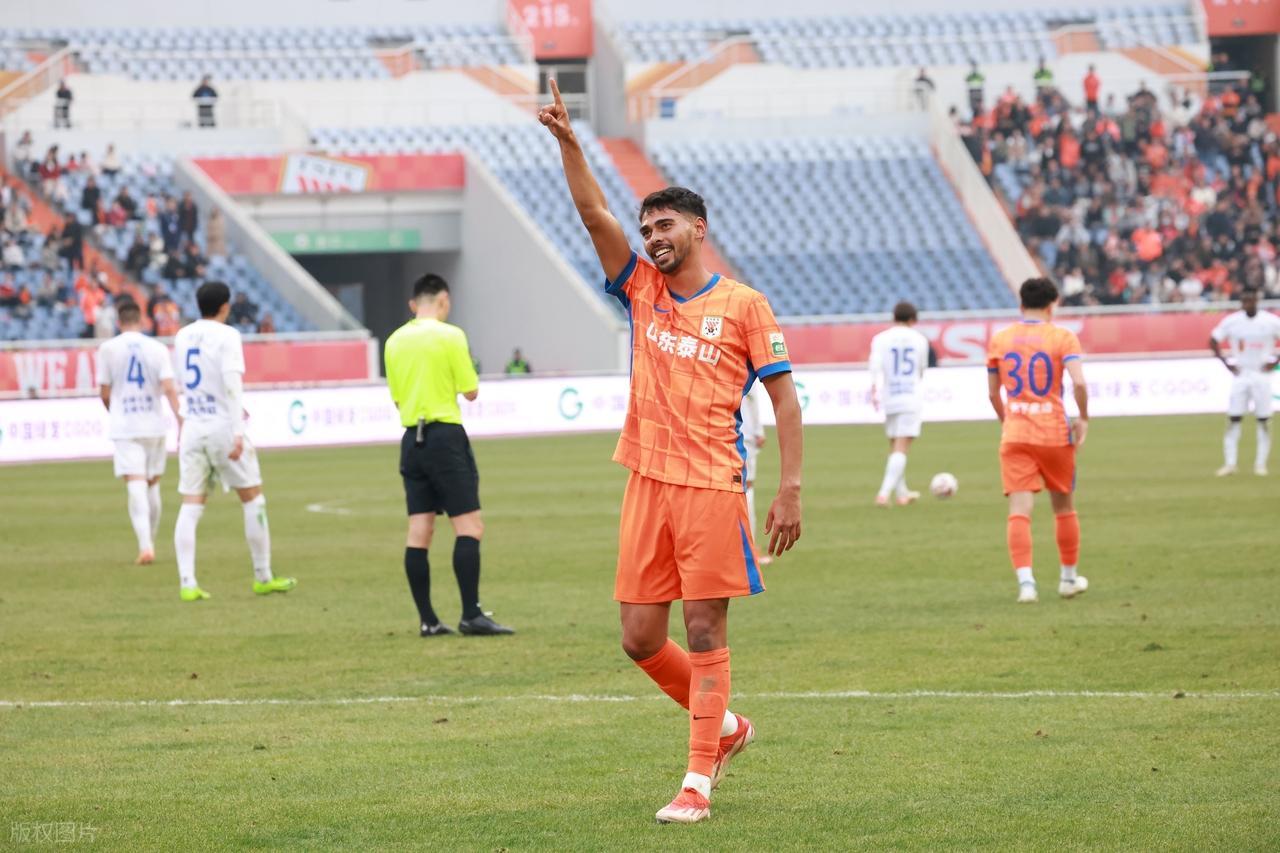 泰山队没钱换腰！马德鲁加继续留队，这算是穷日子里的最优解