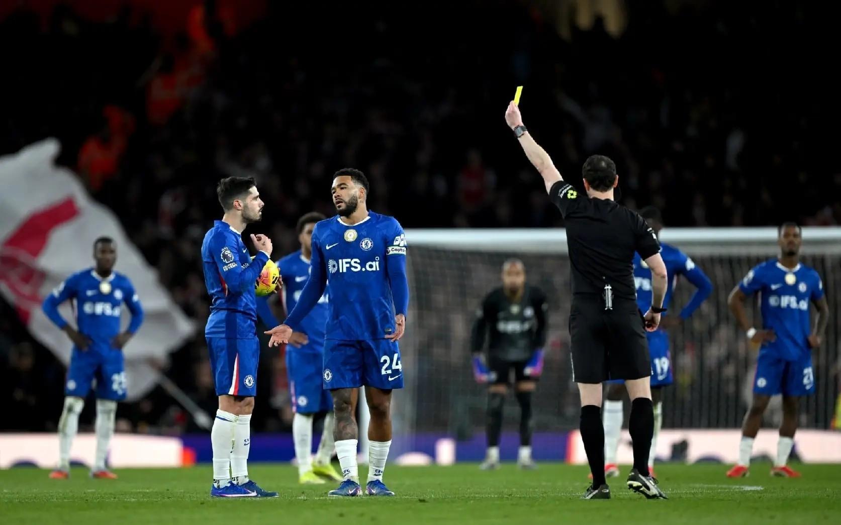 英媒：两黄变一红被罚下时，内托并不知