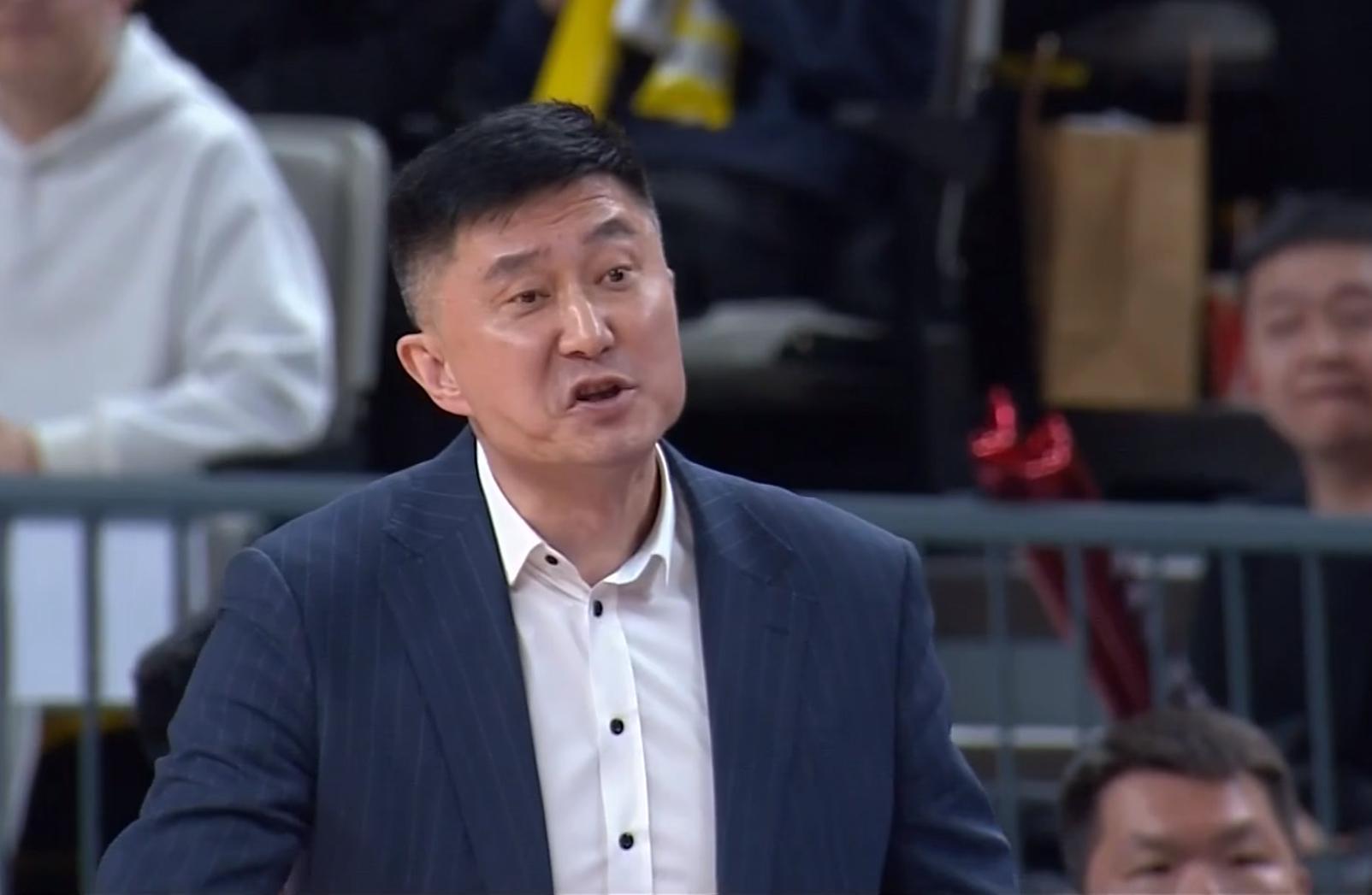 没他不行！男篮顶级锋卫打服杜锋，这可
