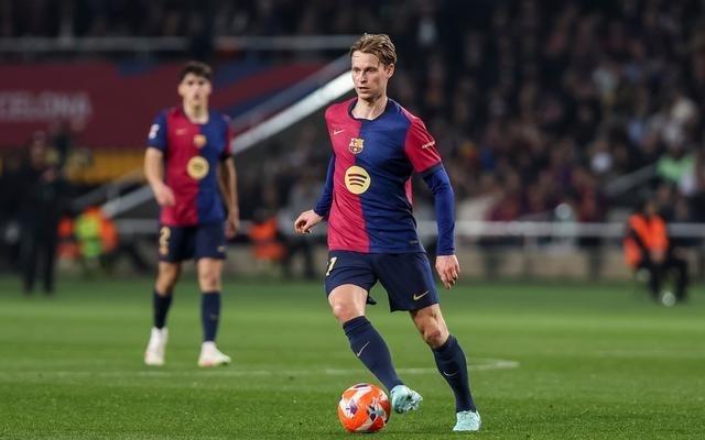 德科：希望巴萨赢得本赛季欧冠冠军，我们和德容续约不会有问题