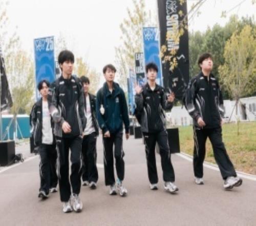 输一不能输二！BLG首轮不敌北美100T，但今天轻取北美VKS