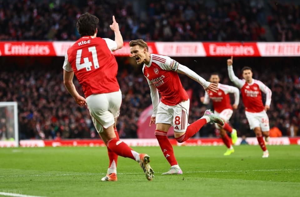 就是不让！圣诞大战精彩纷呈，争冠三雄