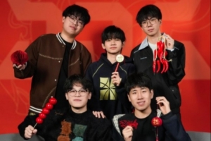 JDG分享队员新年合照并配文：马跃新程，同心公征