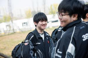 JackeyLove更博：感谢兄弟们！今天辛苦了！我们一定要努力走到最后！