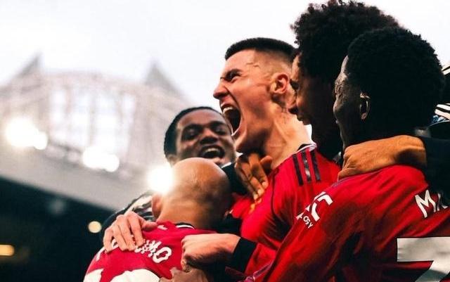 镜报：对手纷纷丢分，曼联再拿下6场胜