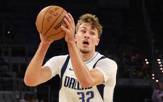 弗拉格：让拉塞尔全场面对紧逼不现实我们可以互相分担压力